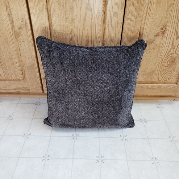 🆕 Decorative Cushions 17"x17" - Picture 2 of 6